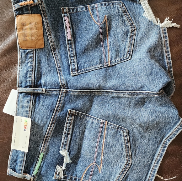 AE PRIDE shorts size 8 - Picture 2 of 4